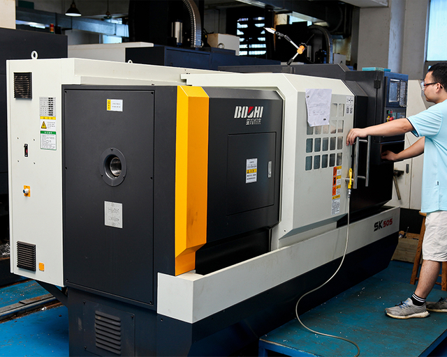 Lathe-Turning-Machine